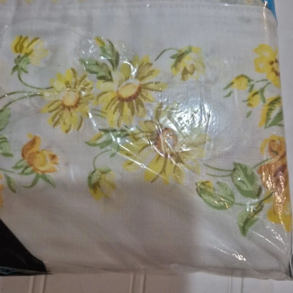Vintage JcPenny's Twin Fitted & Flat Lemon Pattern Sheets. NOS Penn-Prest
